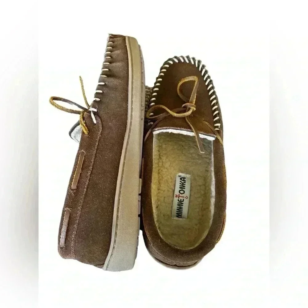 Minnetonka Moccasin Slipper With Rubber Soles Size 8